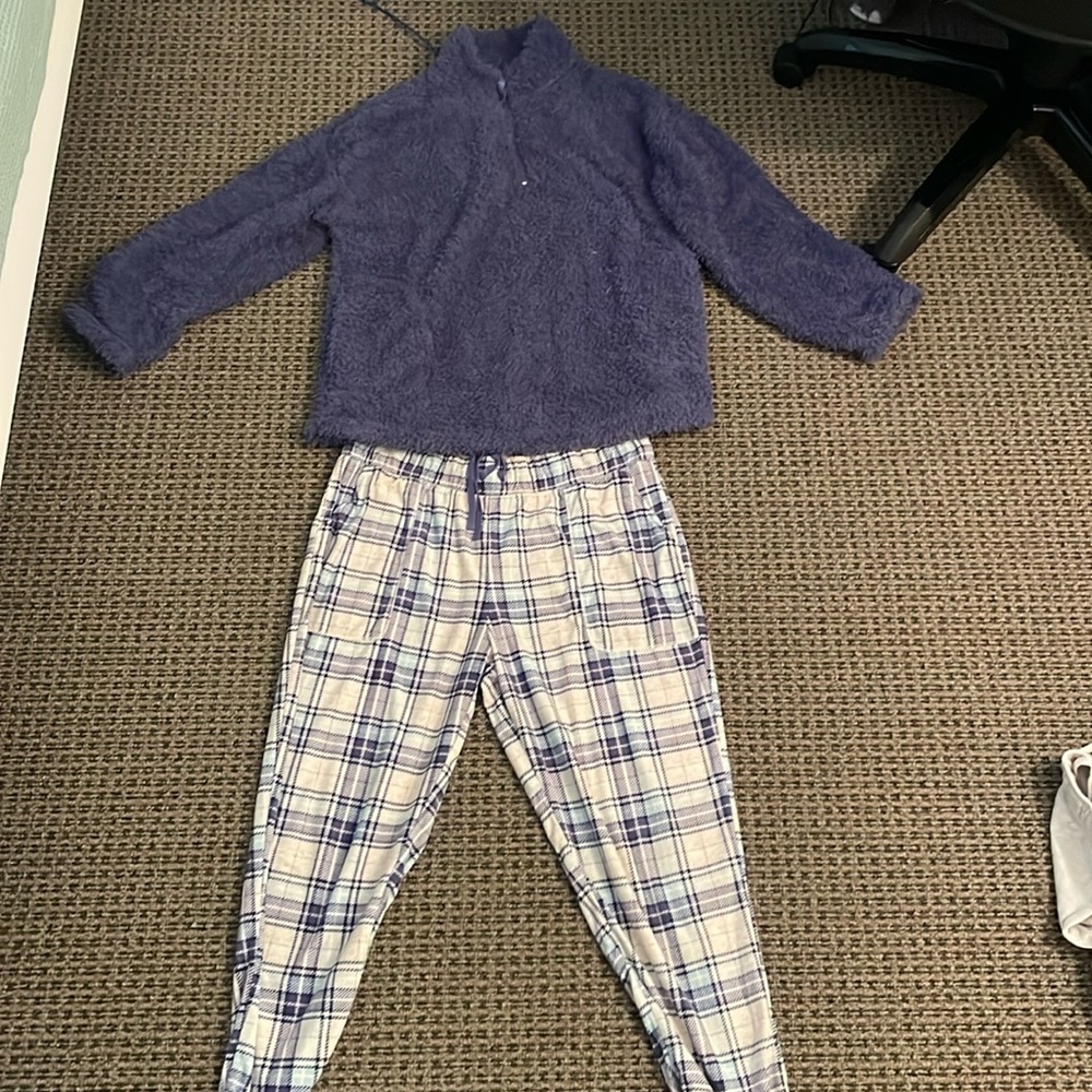 Cuddl Duds Fleece Pajama Set, Women’s Size M
